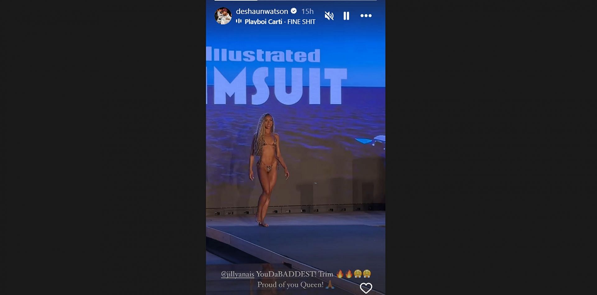 Deshaun Watson cheers for fiancée Jilly Anais as she turns head at SI Swimsuit Runway Show/@deshaunwatson